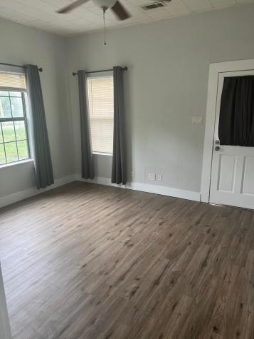 2105 North Drive Taylor TX 76574