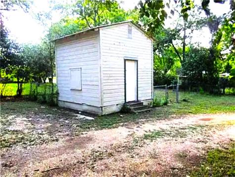 2105 North Drive Taylor TX 76574