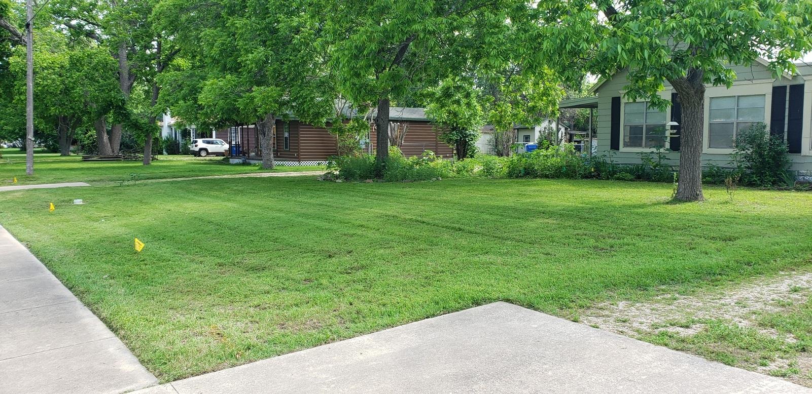 2105 North Drive Taylor TX 76574
