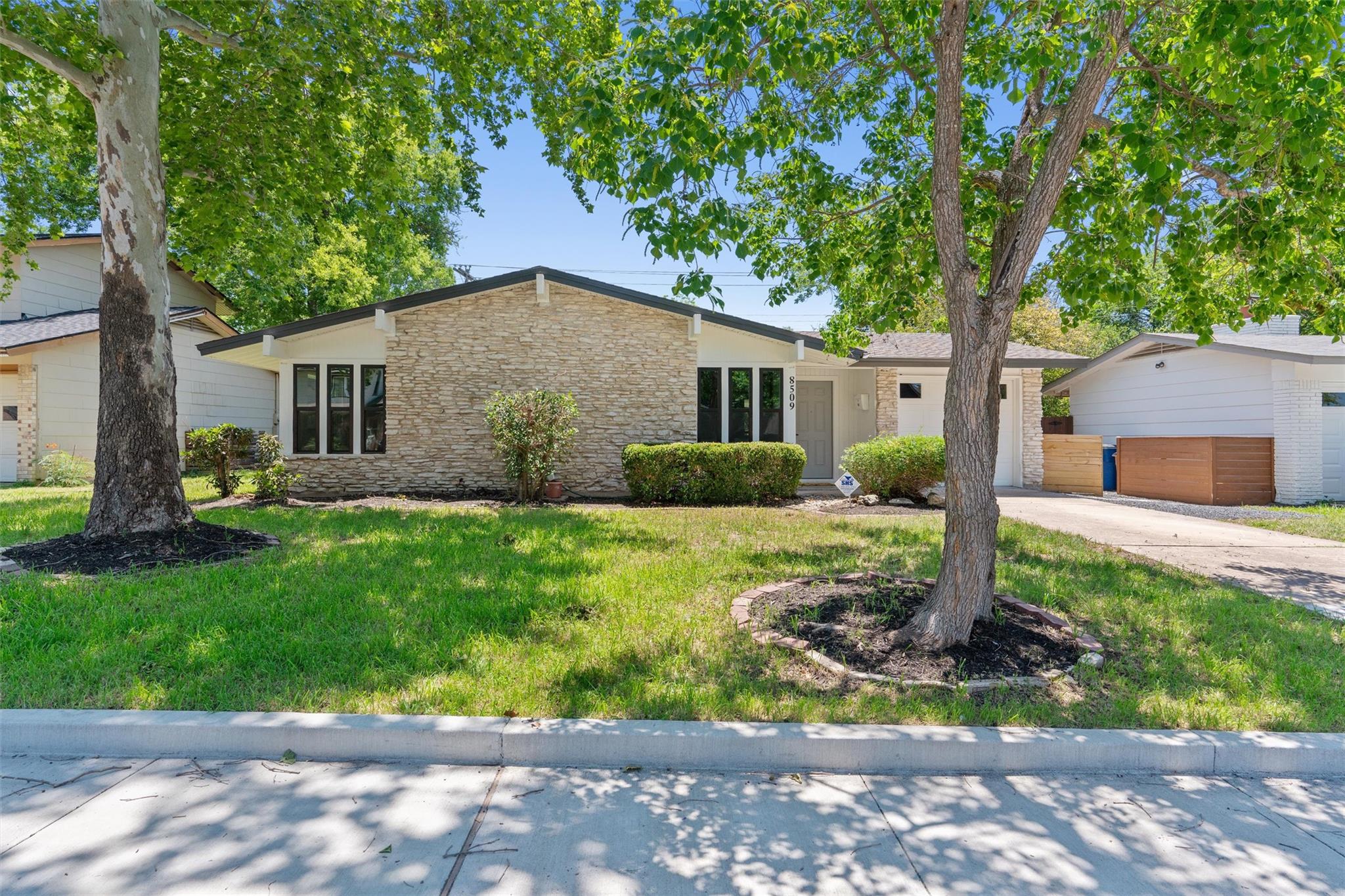 8509 Rockwood Lane Austin TX 78757