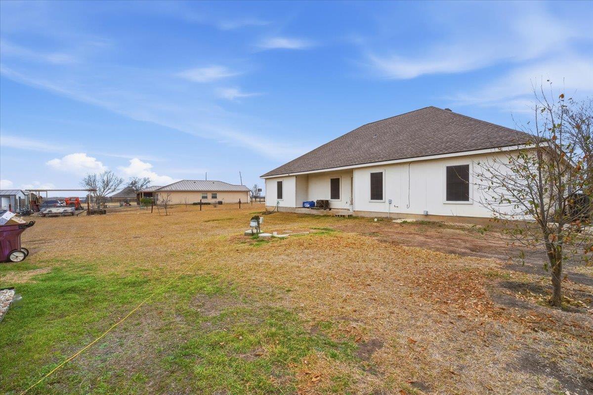 106 Luna Vista Cove Del Valle TX 78617