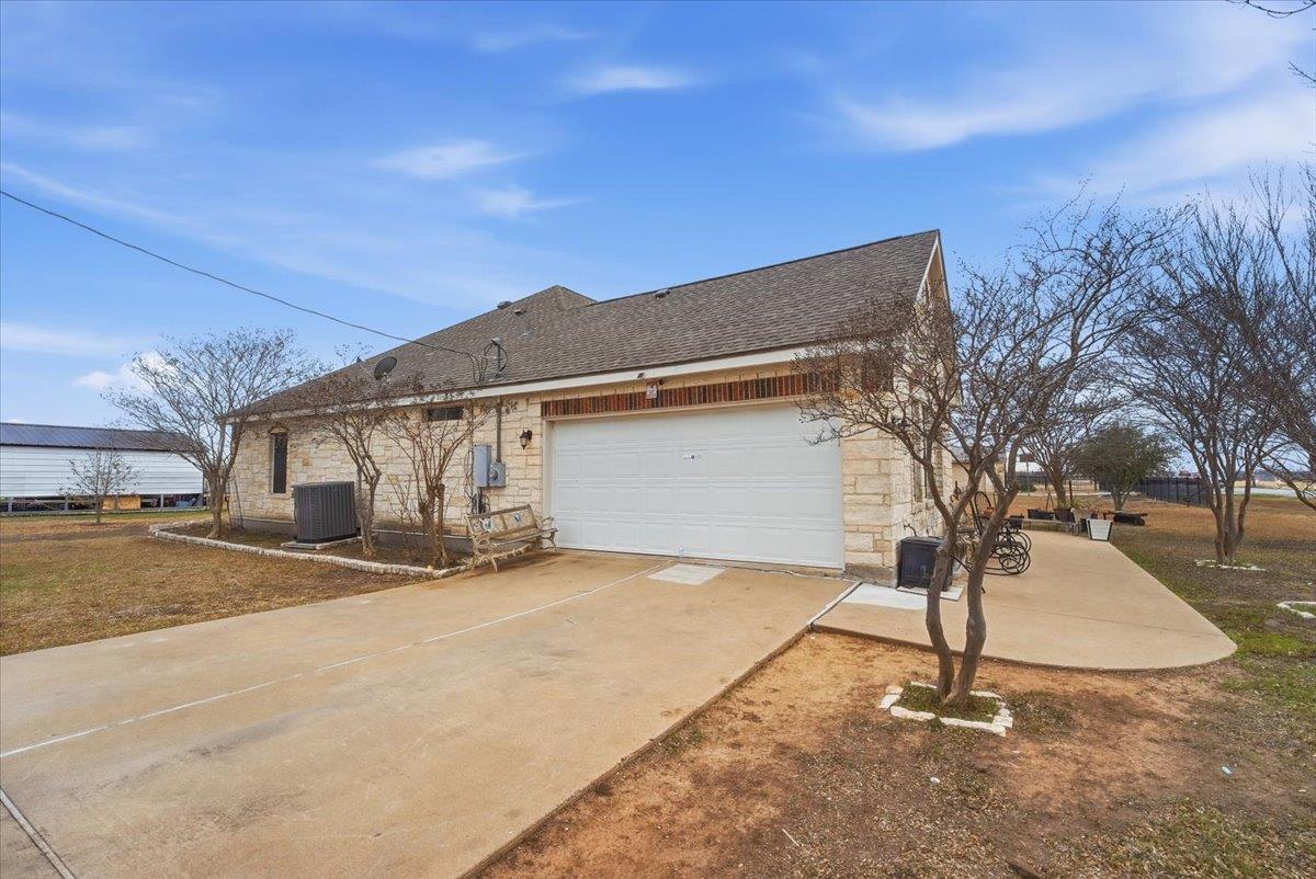 106 Luna Vista Cove Del Valle TX 78617
