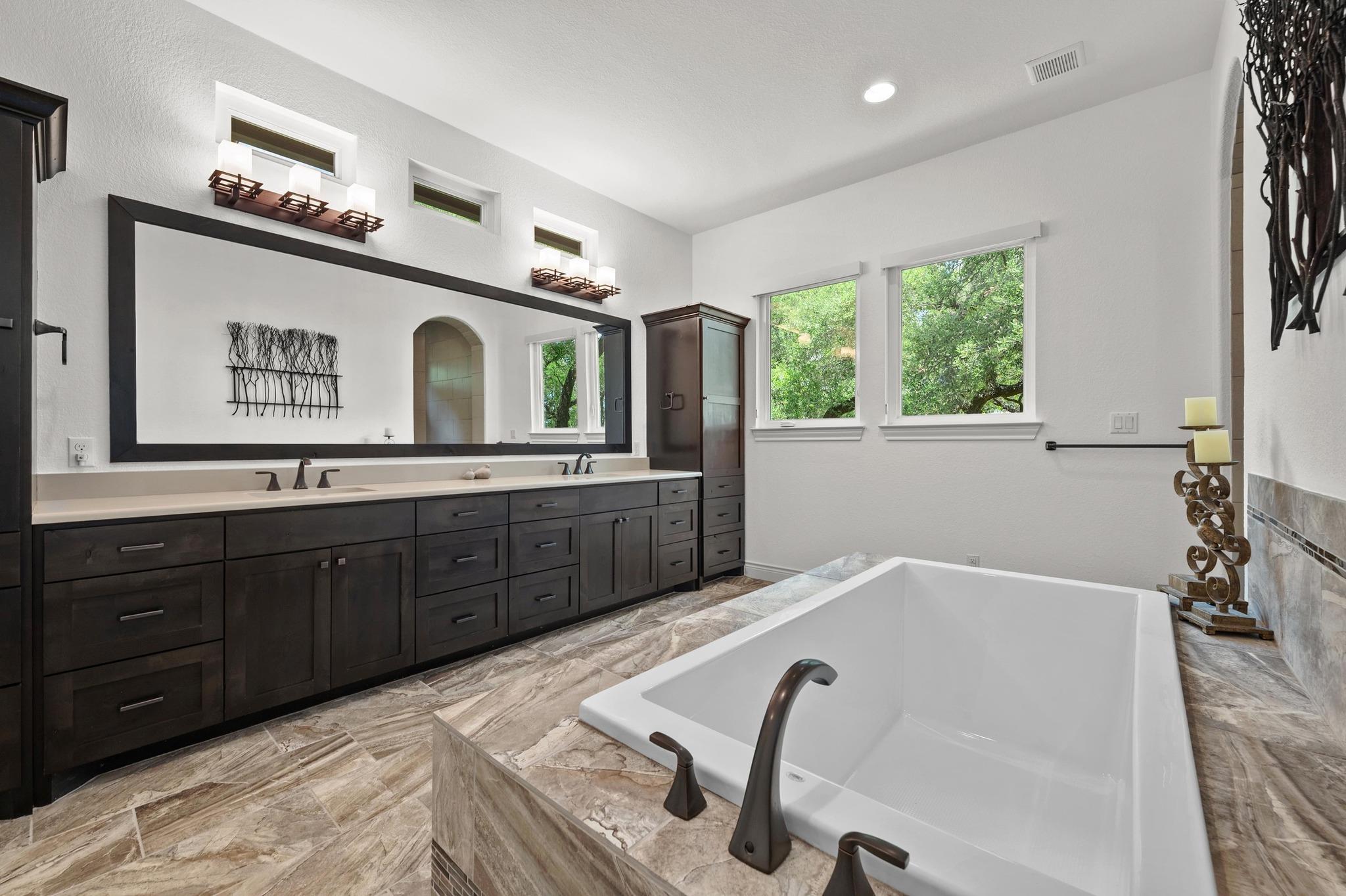 343 Covered Wagon Way Driftwood TX 78619