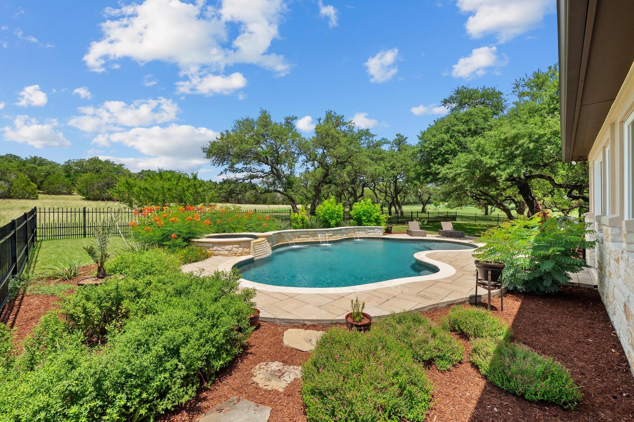 343 Covered Wagon Way Driftwood TX 78619
