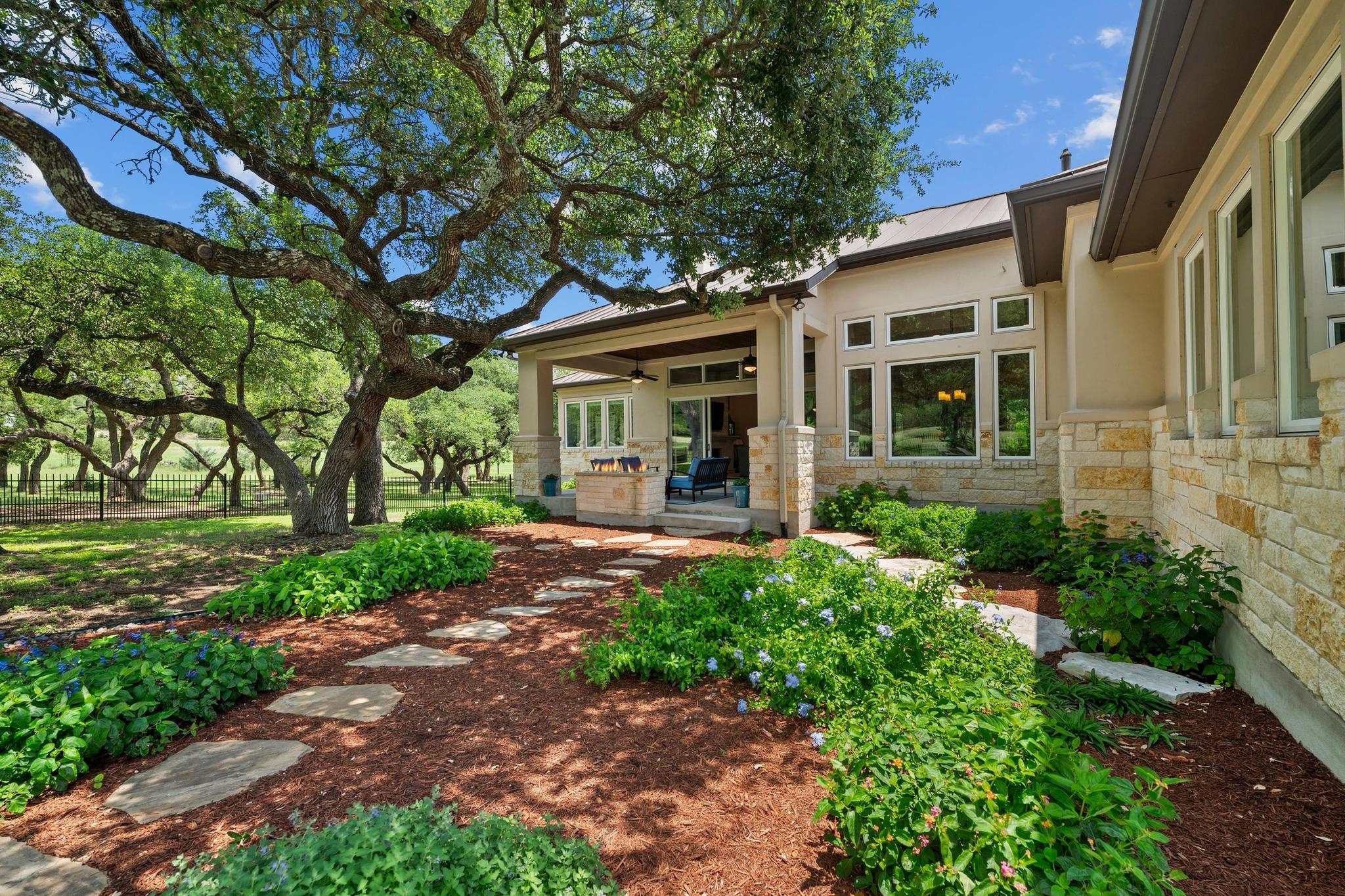 343 Covered Wagon Way Driftwood TX 78619