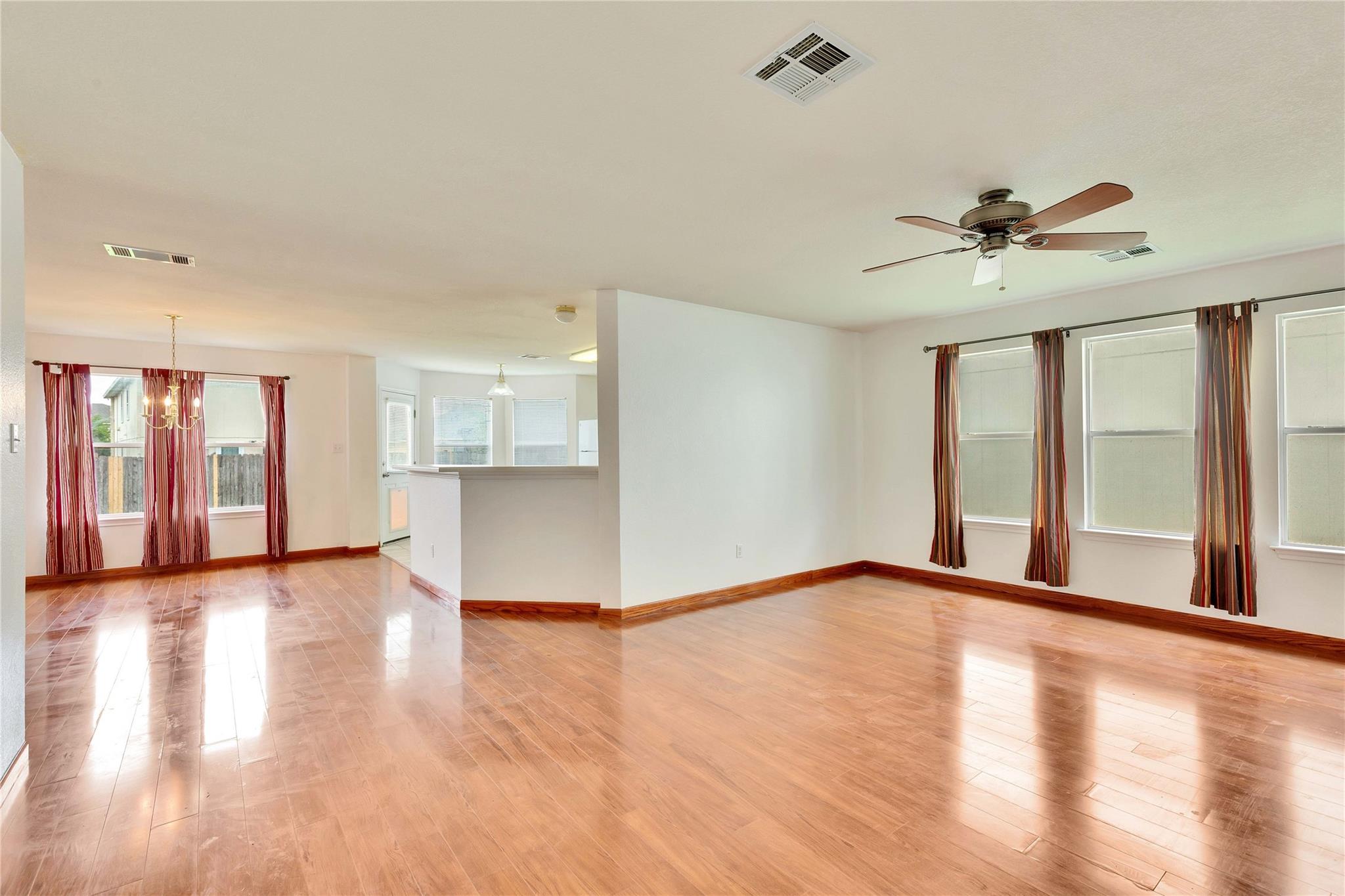 117 Gillespie Lane Elgin TX 78621