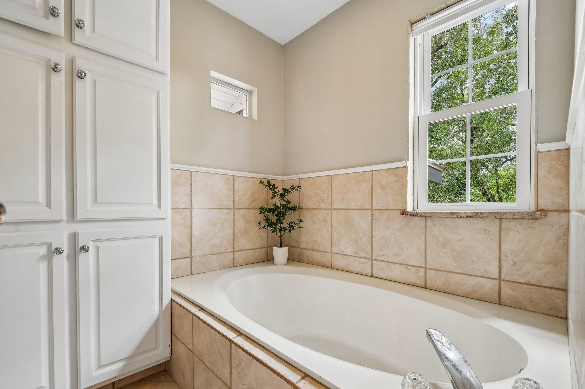 7105 Mountain Trail Austin TX 78732