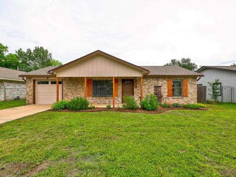 506 West Street Hutto TX 78634