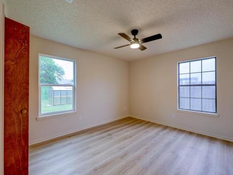506 West Street Hutto TX 78634