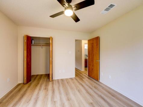 506 West Street Hutto TX 78634