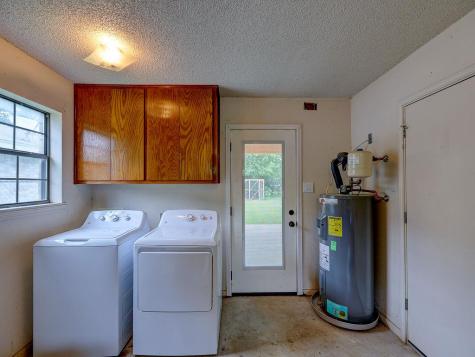 506 West Street Hutto TX 78634