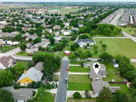506 West Street Hutto TX 78634