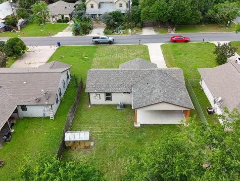 506 West Street Hutto TX 78634