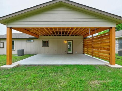 506 West Street Hutto TX 78634