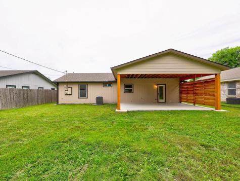 506 West Street Hutto TX 78634