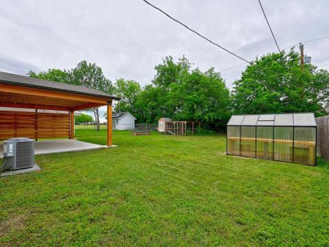 506 West Street Hutto TX 78634