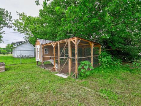 506 West Street Hutto TX 78634