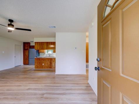 506 West Street Hutto TX 78634