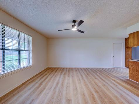 506 West Street Hutto TX 78634