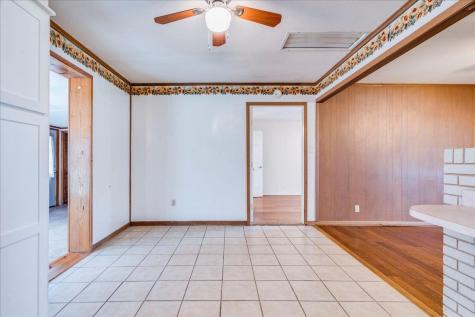 985 N Chambers Street Giddings TX 78942