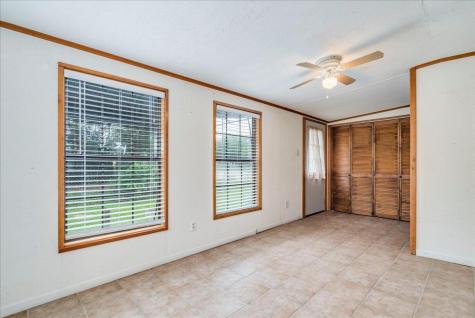 985 N Chambers Street Giddings TX 78942