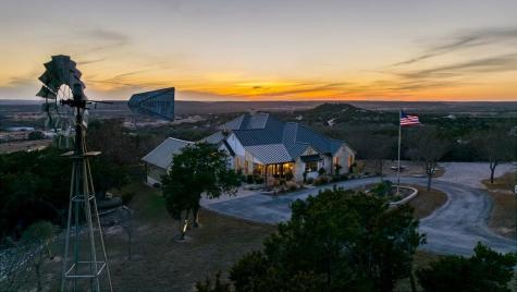 169 Royal Oaks Hill Fredericksburg TX 78624