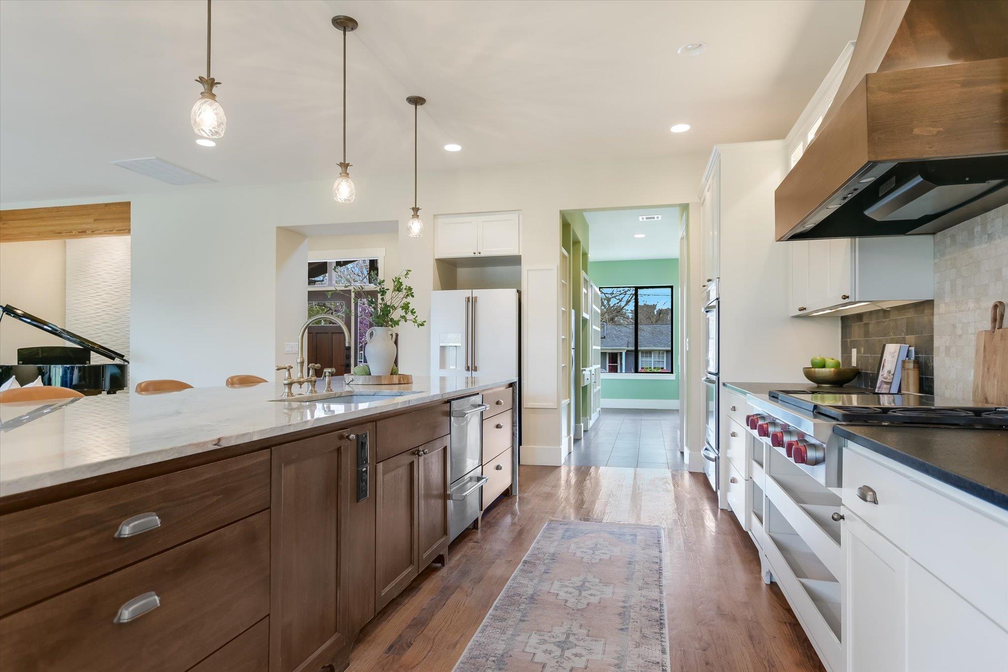 1210 Alguno Road Austin TX 78757