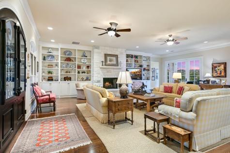 3004 Travis Lakeside Drive Spicewood TX 78669