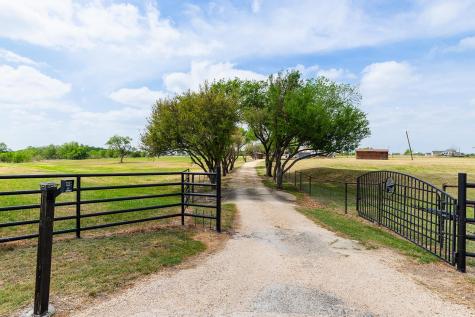 1001 Gravel Pit Road Taylor TX 76574