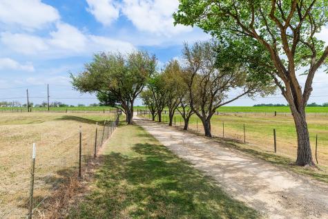 1001 Gravel Pit Road Taylor TX 76574