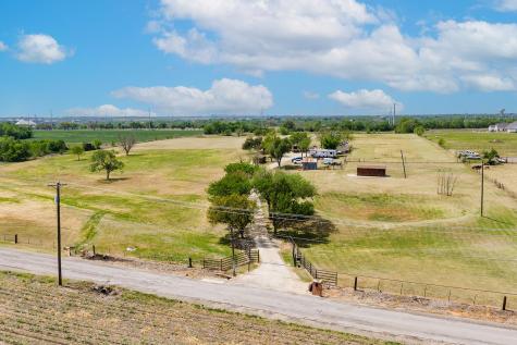 1001 Gravel Pit Road Taylor TX 76574
