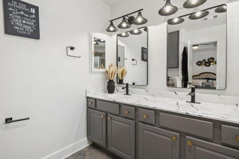 1102 Oak Hollow Drive Leander TX 78641