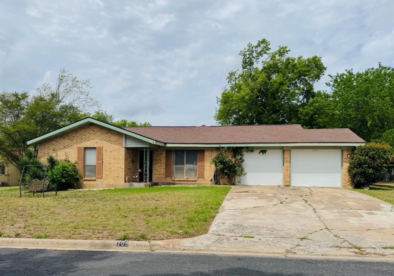 206 Loesch Drive Elgin TX 78621