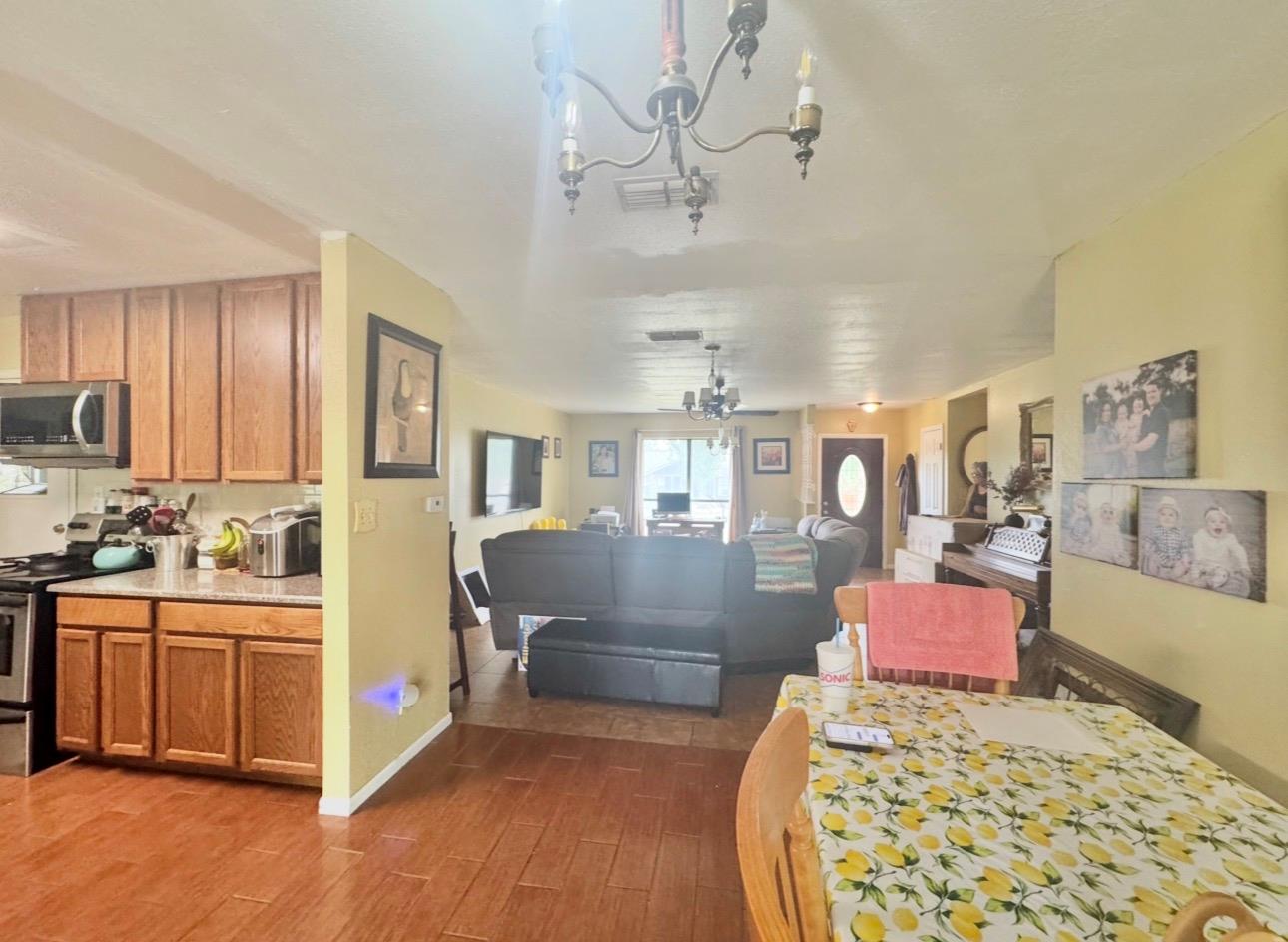 206 Loesch Drive Elgin TX 78621