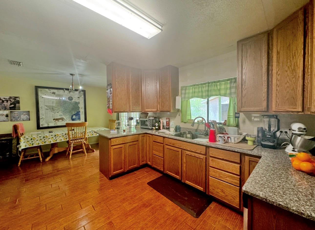 206 Loesch Drive Elgin TX 78621