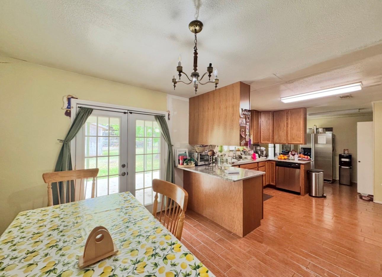 206 Loesch Drive Elgin TX 78621