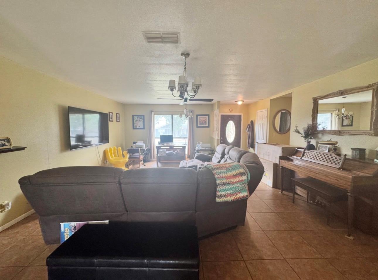 206 Loesch Drive Elgin TX 78621