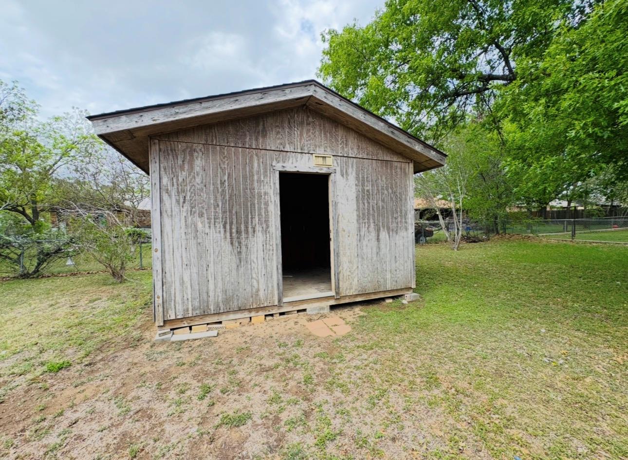 206 Loesch Drive Elgin TX 78621