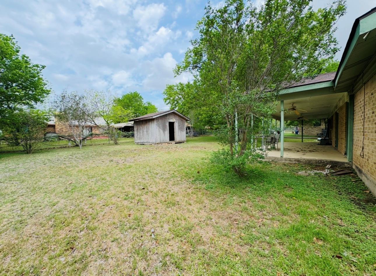 206 Loesch Drive Elgin TX 78621
