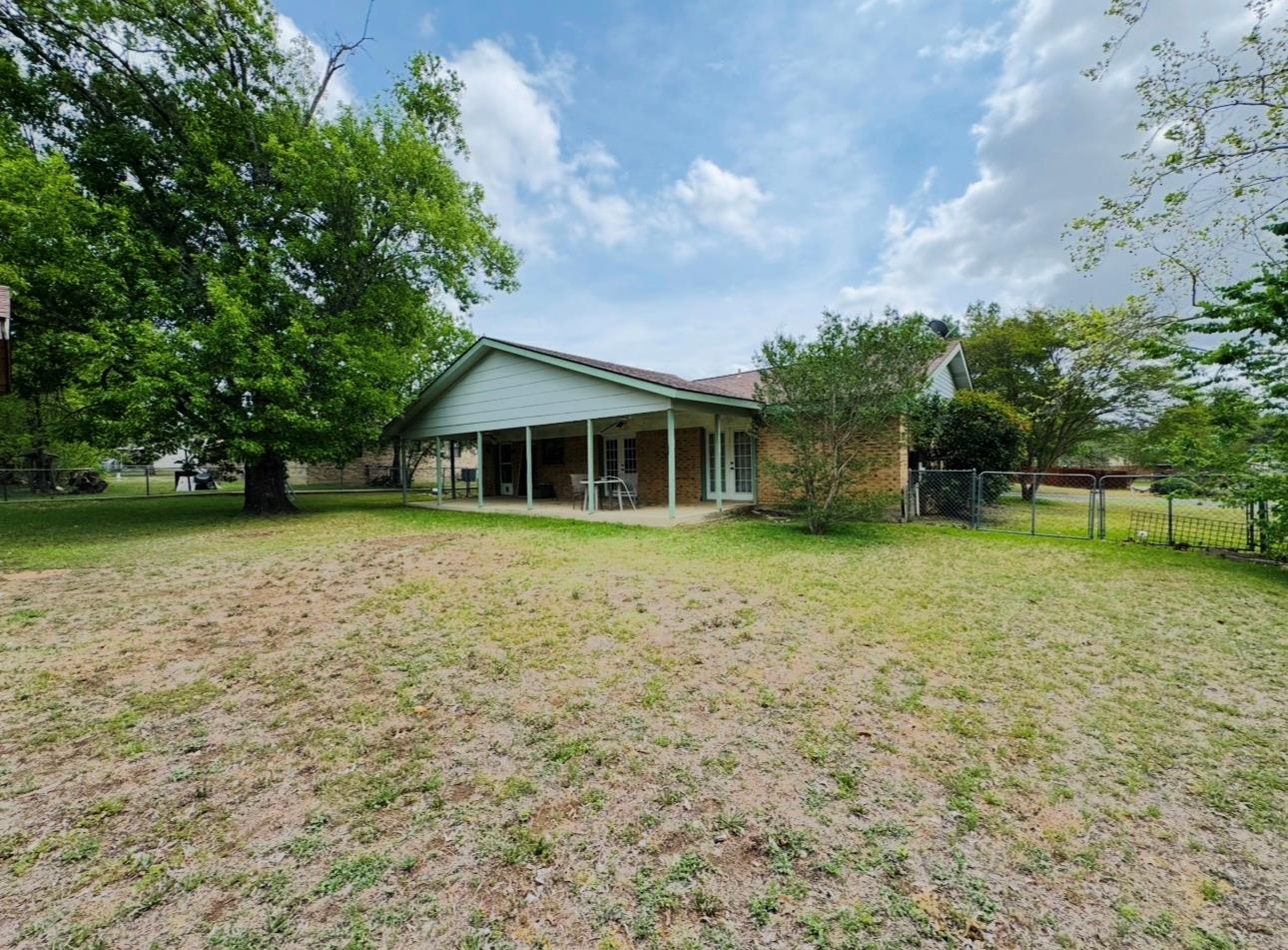 206 Loesch Drive Elgin TX 78621