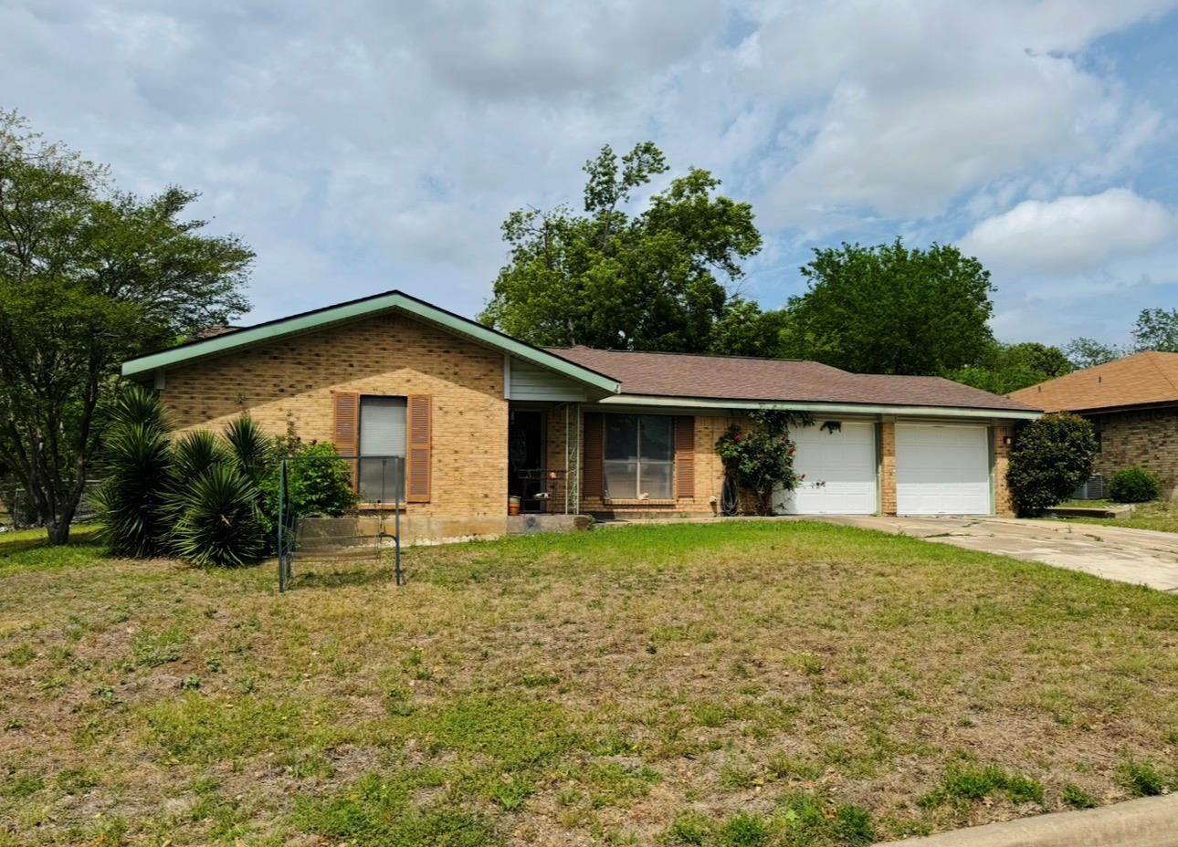 206 Loesch Drive Elgin TX 78621