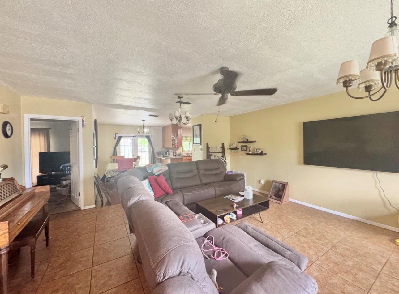 206 Loesch Drive Elgin TX 78621