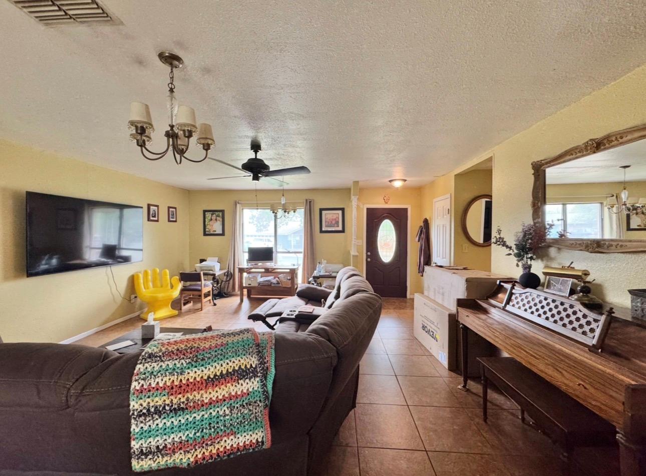 206 Loesch Drive Elgin TX 78621