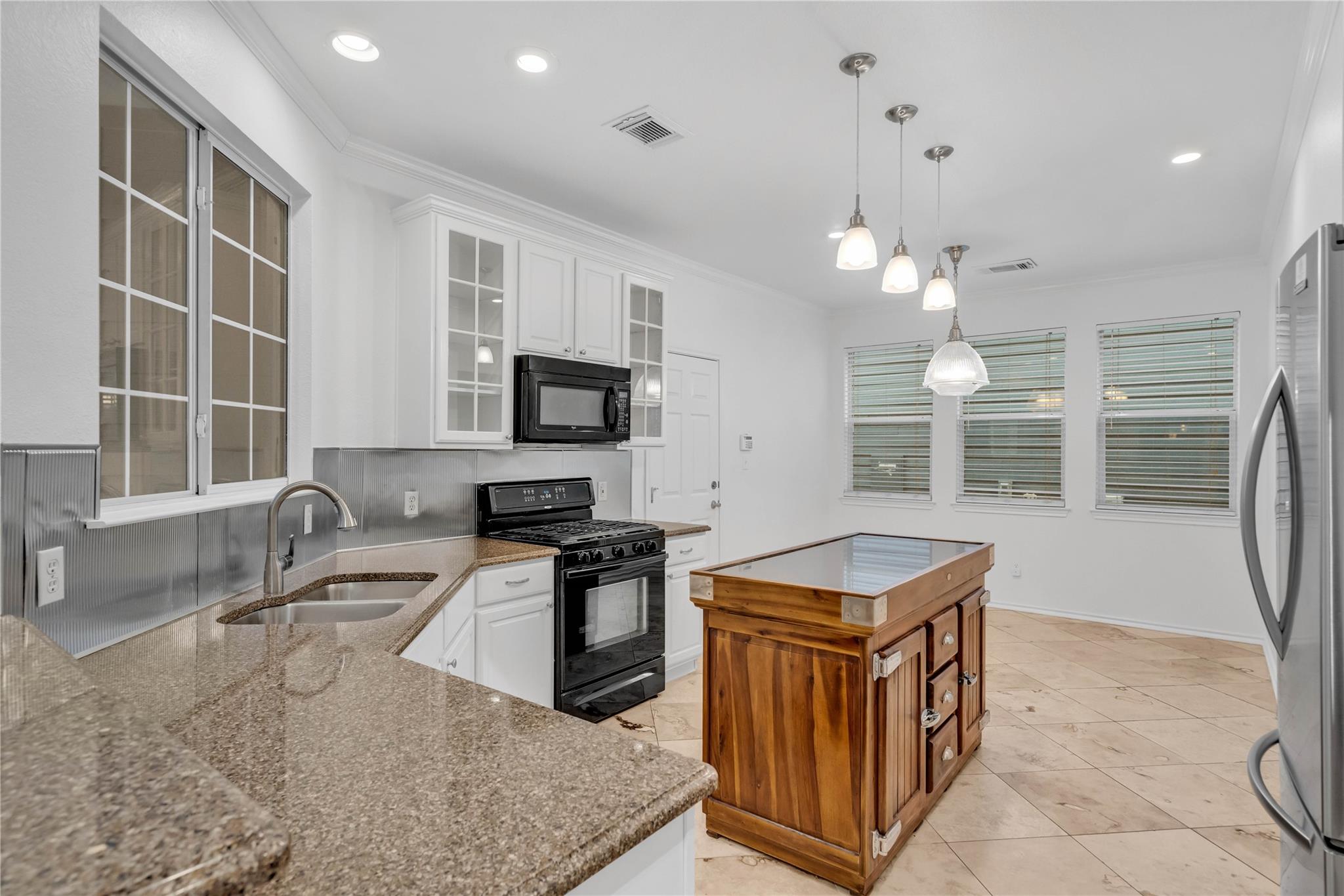 2606 Kinney Oaks Court Austin TX 78704