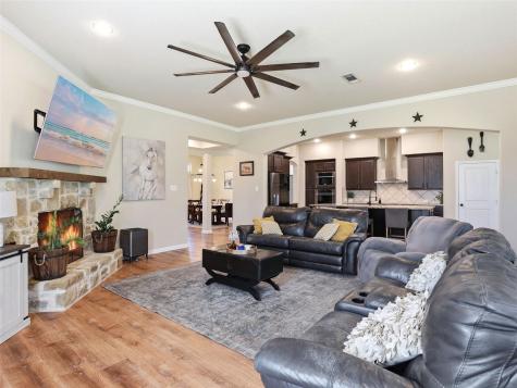 1211 Copperhead Road Seguin TX 78155