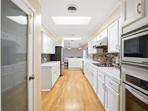 159 Thornton Lane Lakehills TX 78063