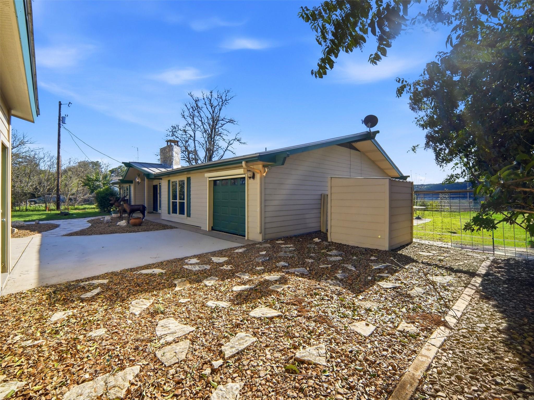 159 Thornton Lane Lakehills TX 78063