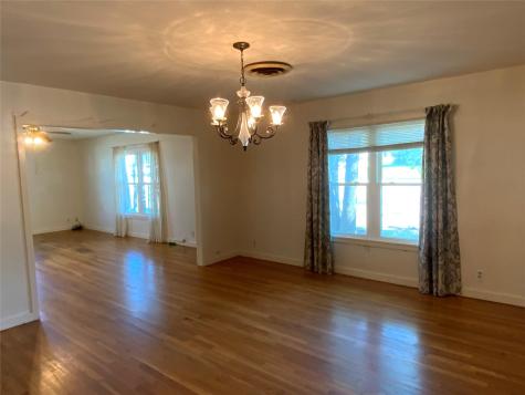 408 S Grimes Street Giddings TX 78942