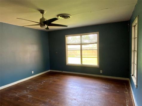 408 S Grimes Street Giddings TX 78942