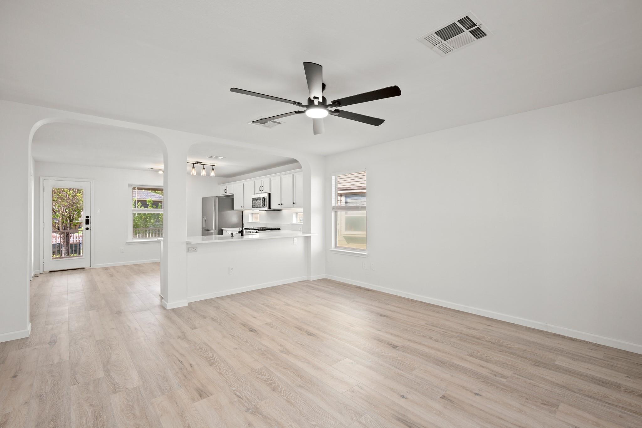 360 Sampson Kyle TX 78640